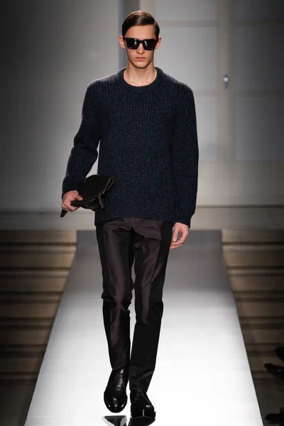 Look 12